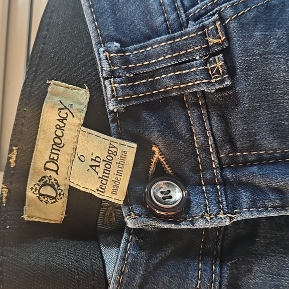 Democracy Ab Technology Jeans, Size 6 - Picture 3 of 12